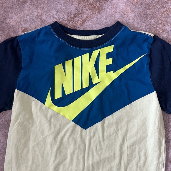 Boys Nike Color Block Tee - Picture 2 of 3